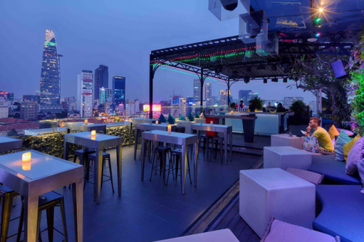 Saigon Bustling Nightlife: Top Bars For Curious Night Owls
