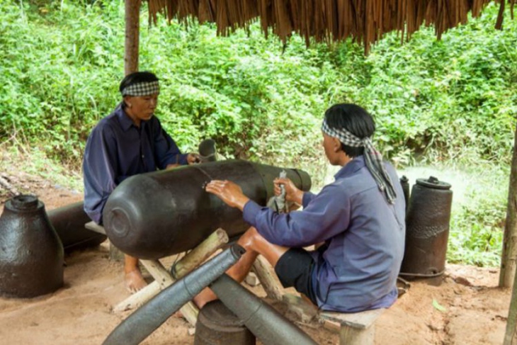 Transfer By Limousine To Cu Chi Tunnels In A Day From Ho Chi Minh City